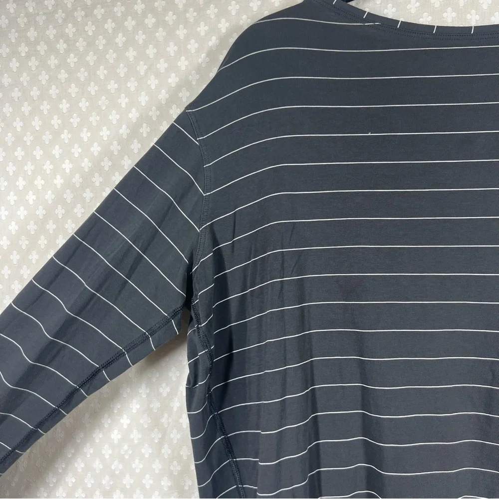 Lululemon‎ Dark Grey White Striped Long Sleeve Top